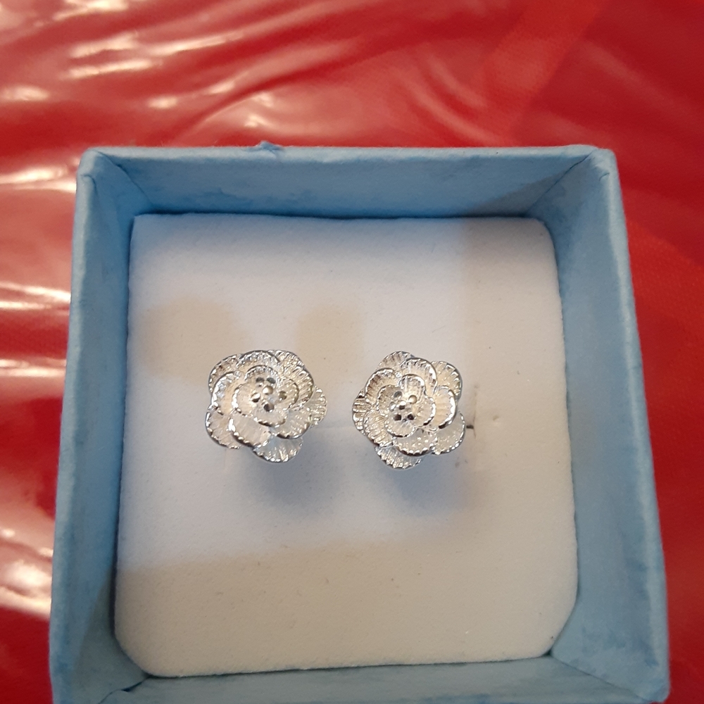 Earring flower stud - Picture 2 of 3